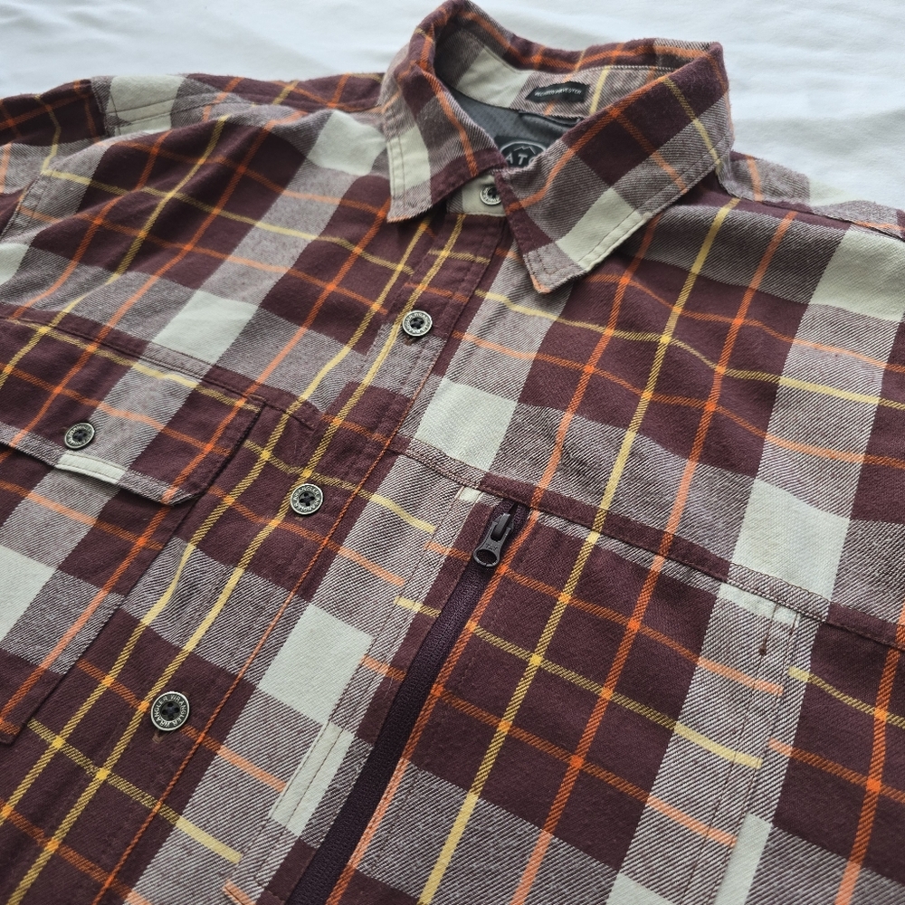 Wrangler ATG Plaid Long Sleeve Button Down Shirt Regular Fit Mens Large